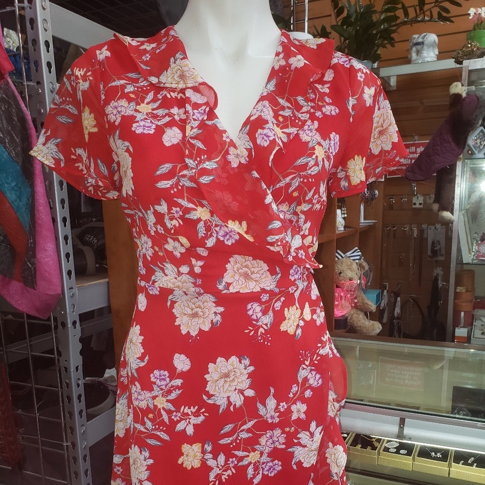 Lush  Colie Ruffle Wrap Dress Red Floral